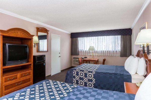 Days Inn by Wyndham Los Angeles LAX/VeniceBch/Marina DelRay image 11