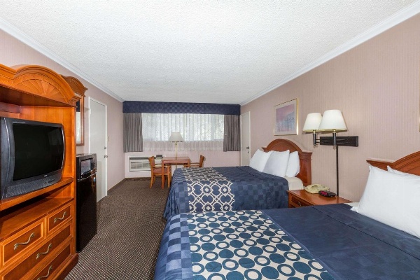 Days Inn by Wyndham Los Angeles LAX/VeniceBch/Marina DelRay image 7